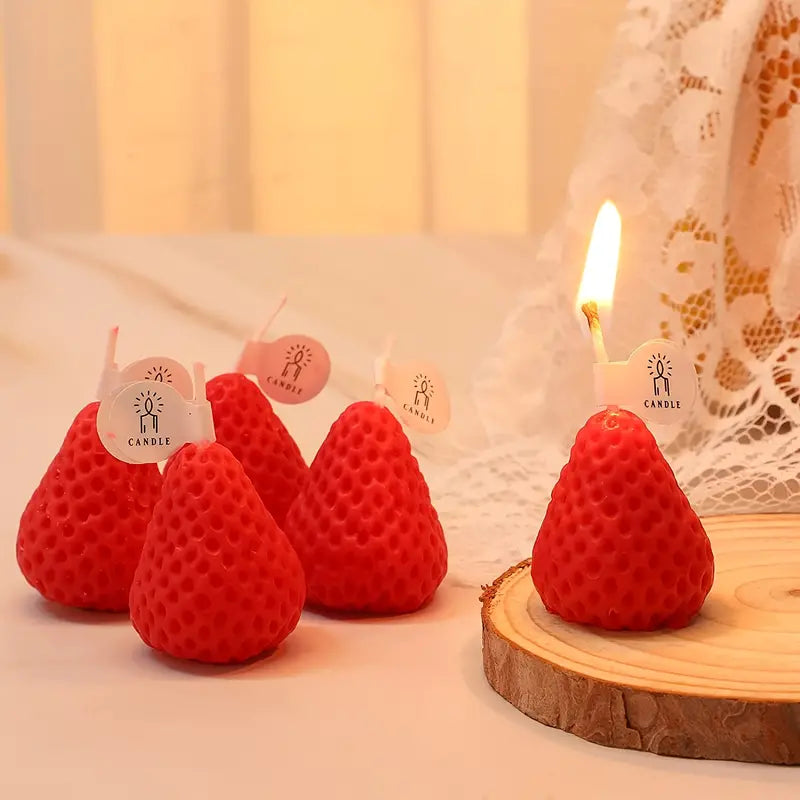 Charming Strawberry Scented Candle