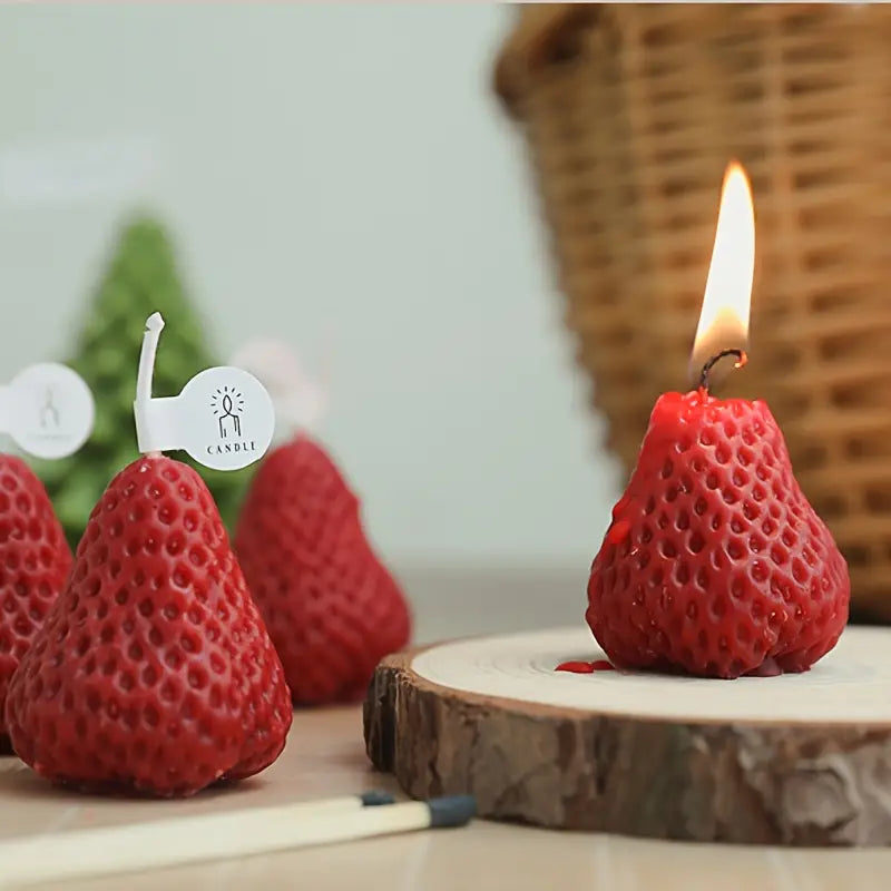 Charming Strawberry Scented Candle