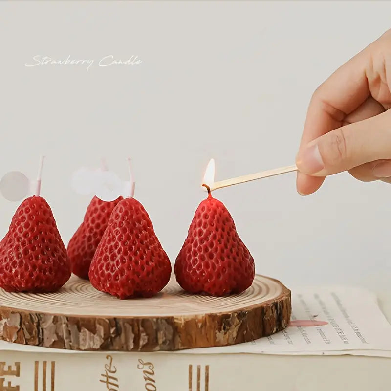Charming Strawberry Scented Candle