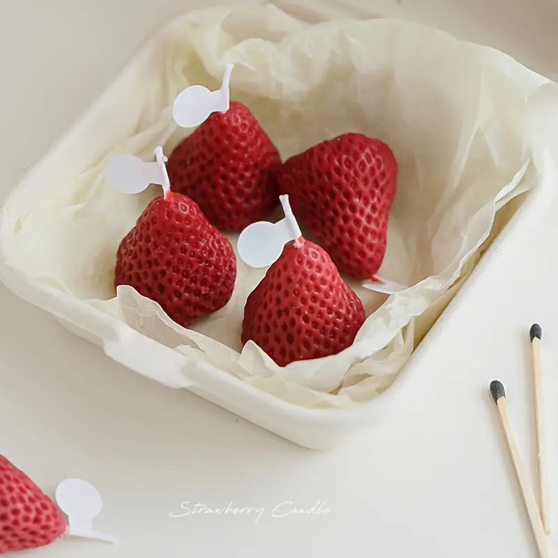 Charming Strawberry Scented Candle