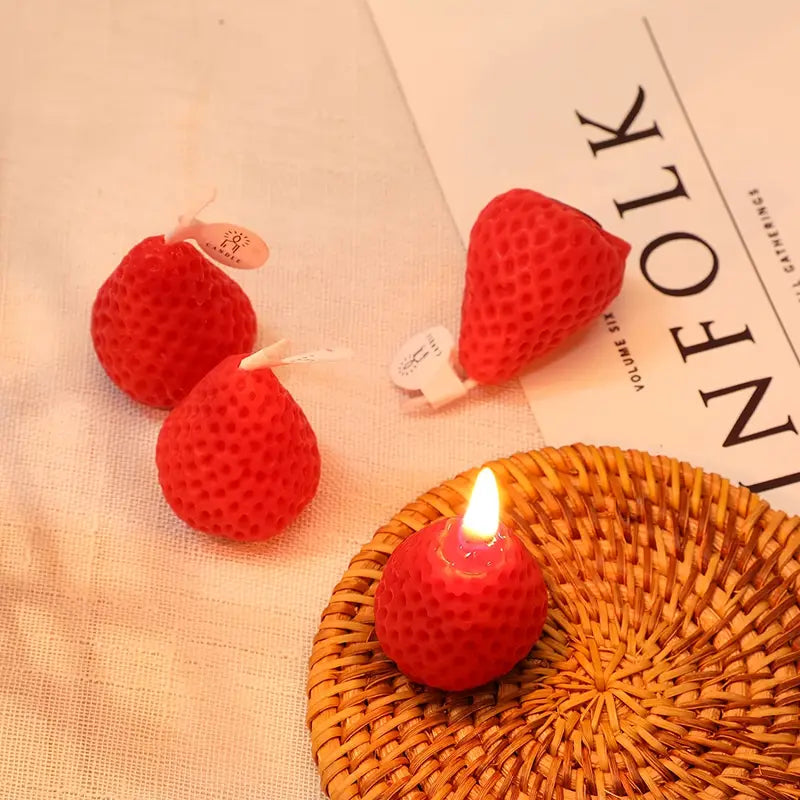 Charming Strawberry Scented Candle